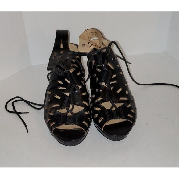 CL Laundry Women's Shoes Lace Front Faux Leather Heels Slip Resistant Size 8.5 - Picture 1 of 10